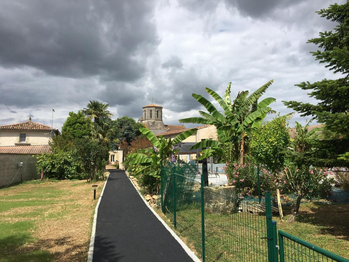 Gites Jardin-Darcy - Piscine Au Sel Bois Dış mekan fotoğraf